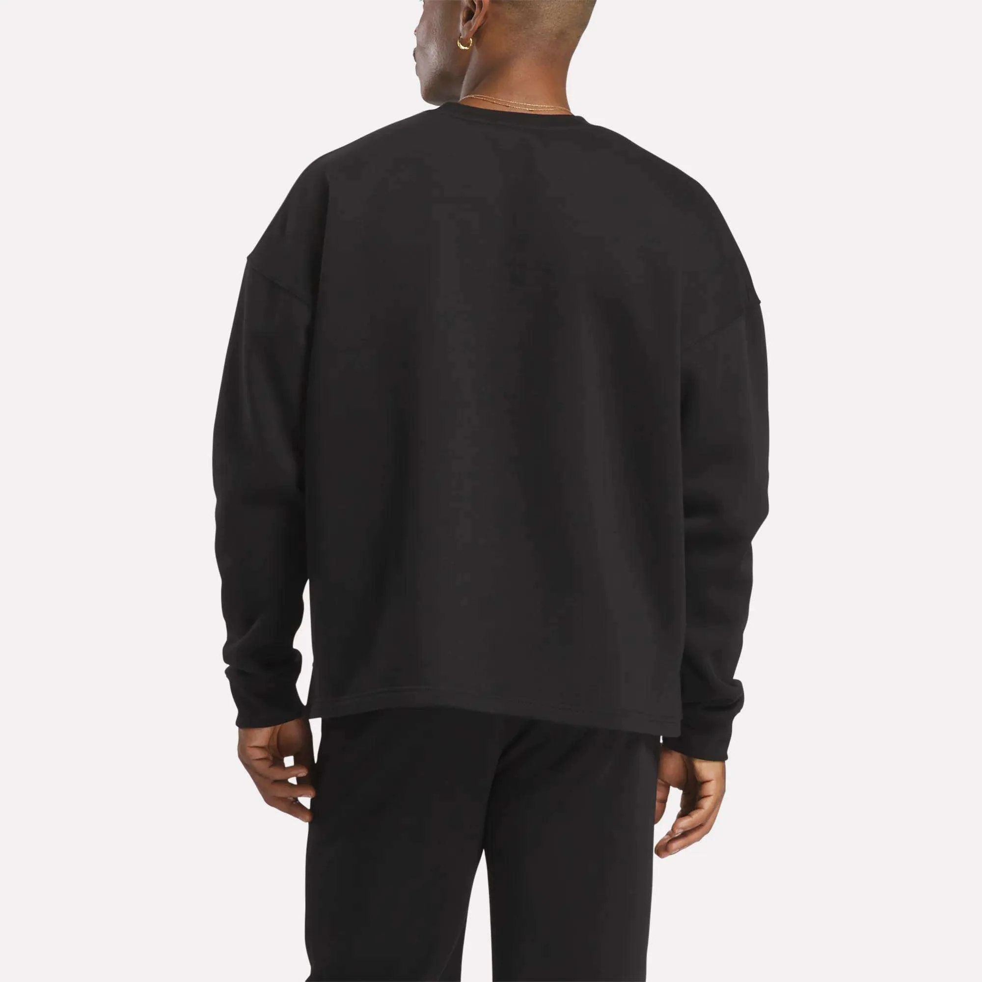 Men's Wardrobe Essentials Sweatshirt - Image 3